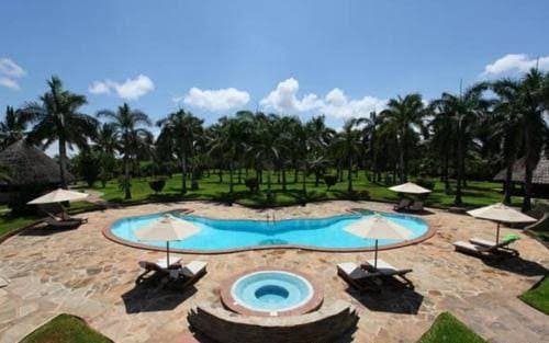 SUNSET VILLA, photo 3 of 5