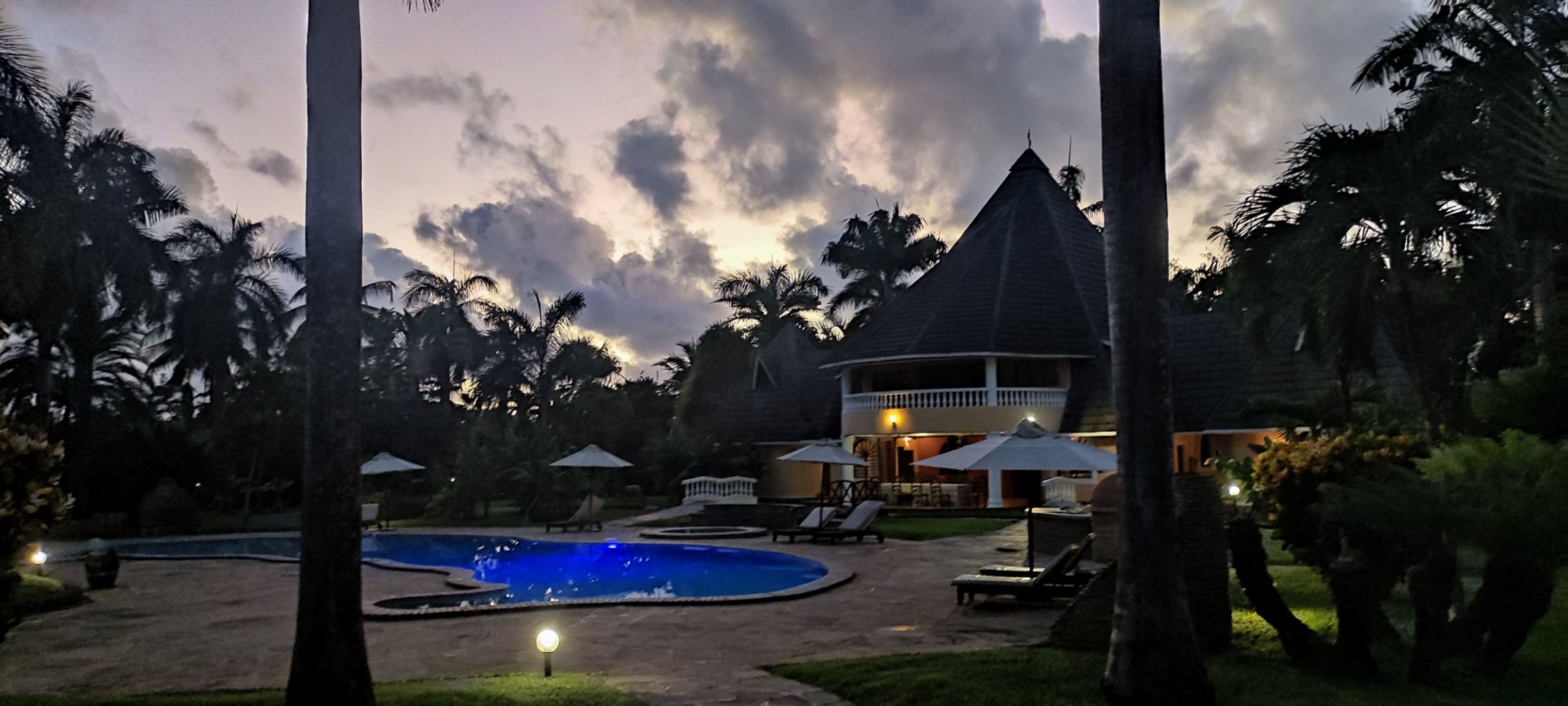 SUNSET VILLA, photo 4 of 5