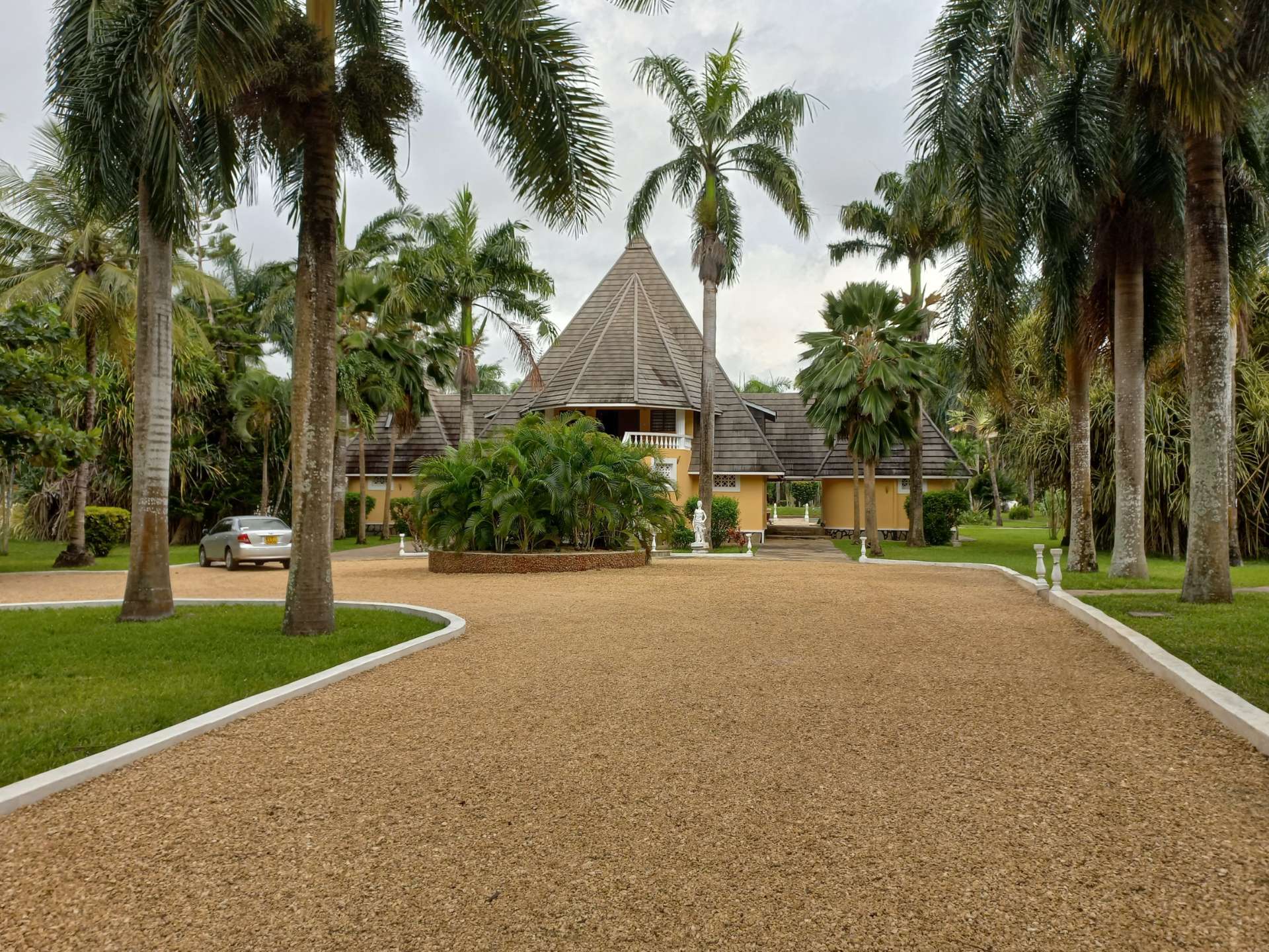 SUNSET VILLA, photo 1 of 5