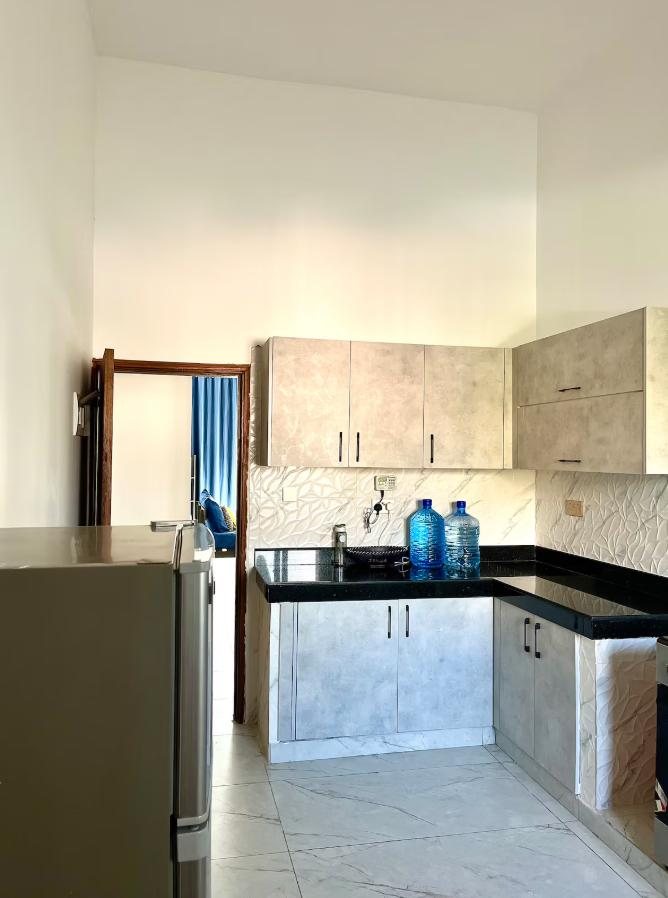 Vintage Beach Apartment, photo 2 of 3