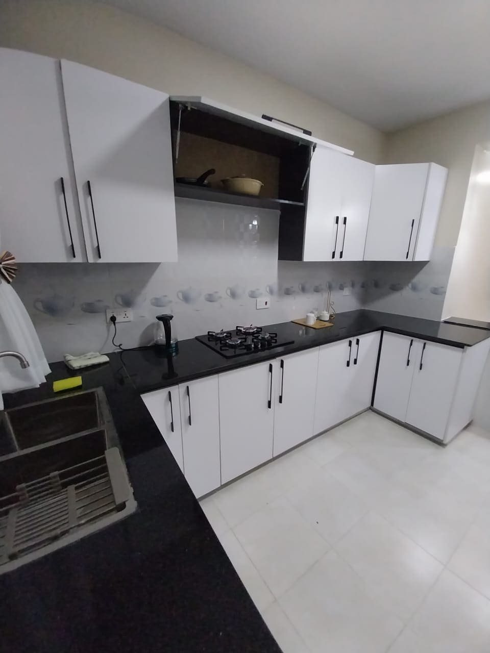 1B Osiligi Fully Furnished Airbnb, photo 3 of 3