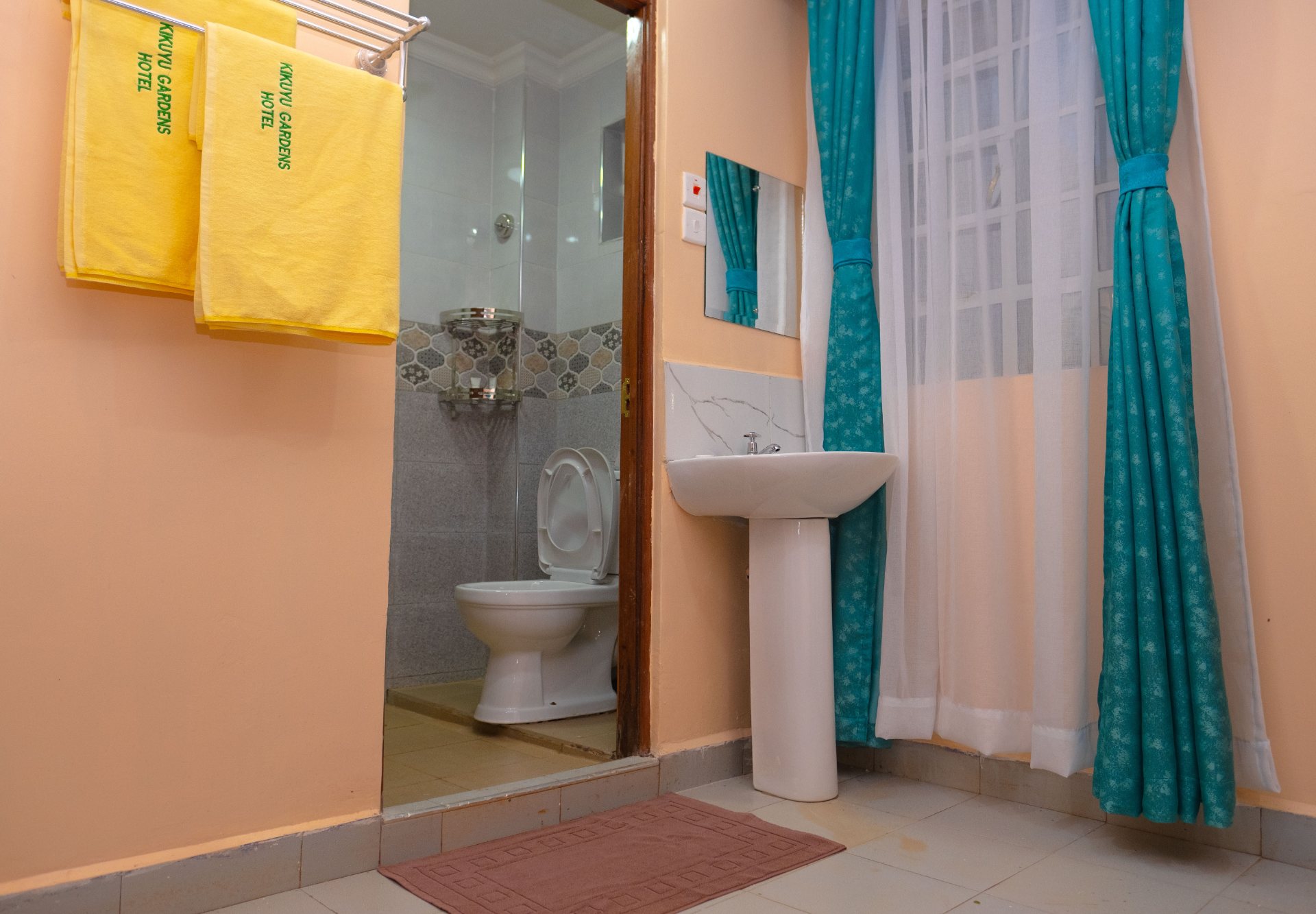 Gardens Executive Suites, photo 4 of 4