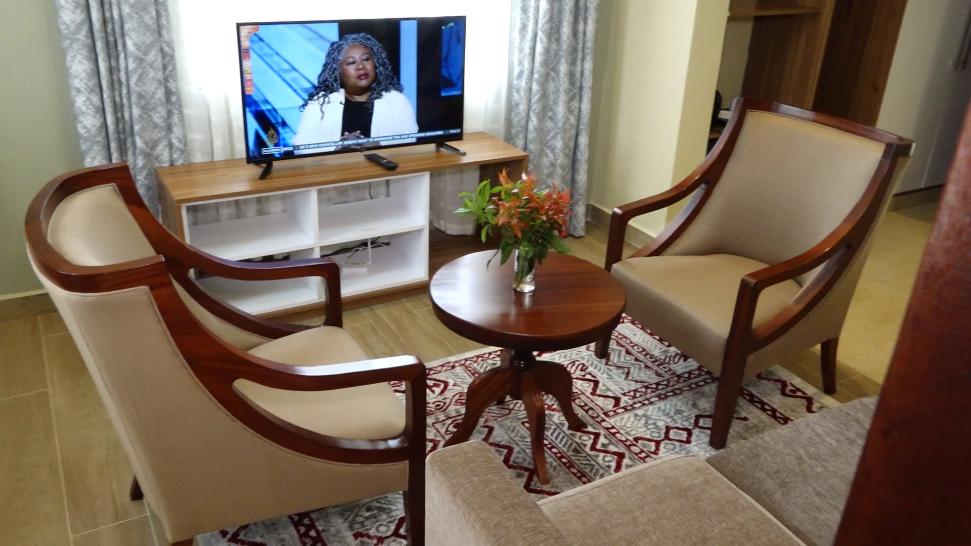Abuya Palace Hotel, photo 2 of 4