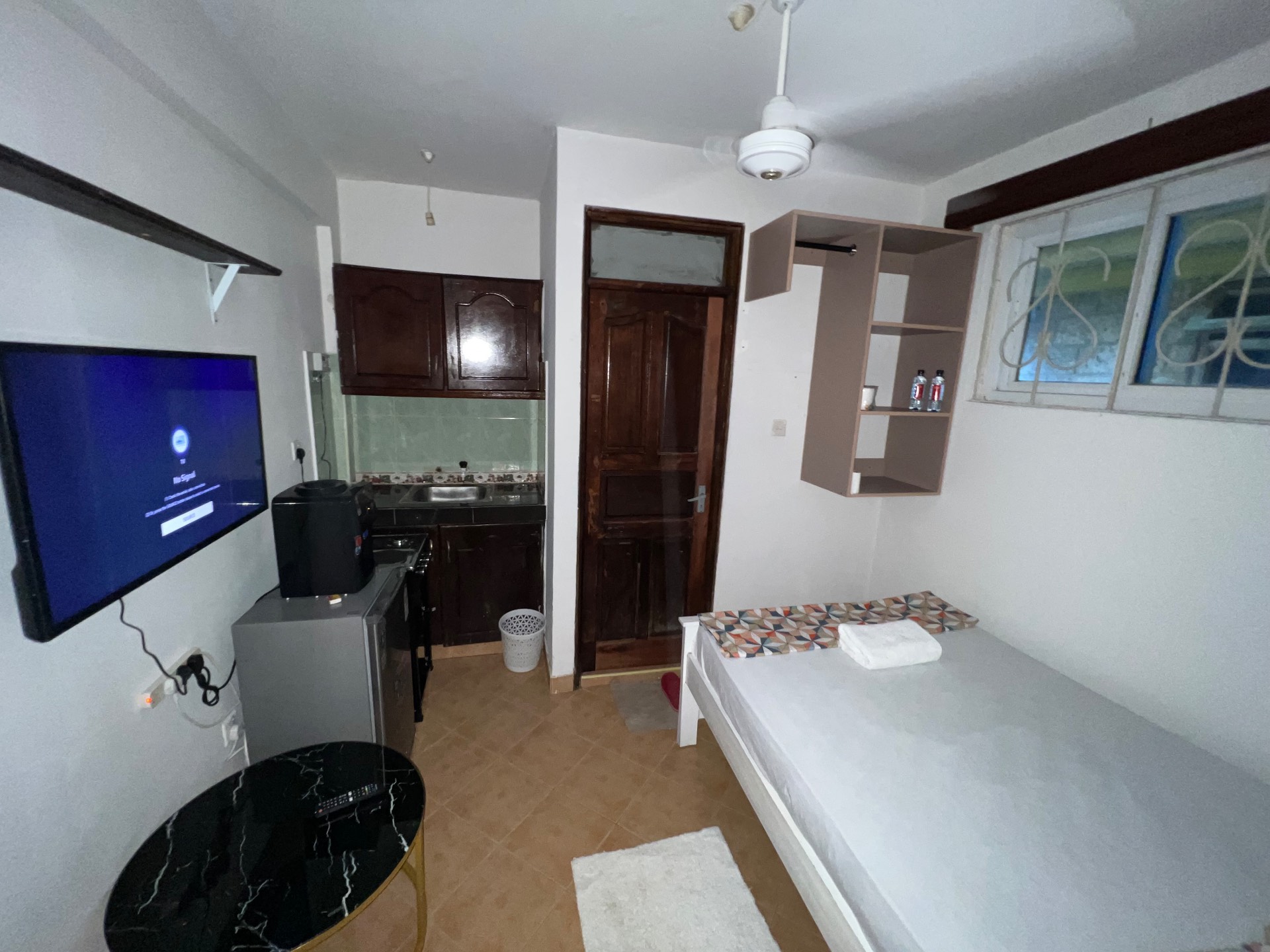 Cozy bedsitter in Bamburi near beach, naivas & nyali centre, photo 2 of 6