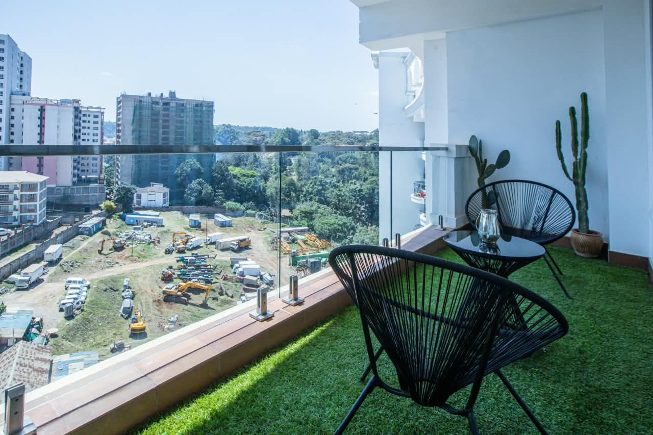 2 BEDROOM AT THE COLLOSEUM PARKLANDS, photo 2 of 11