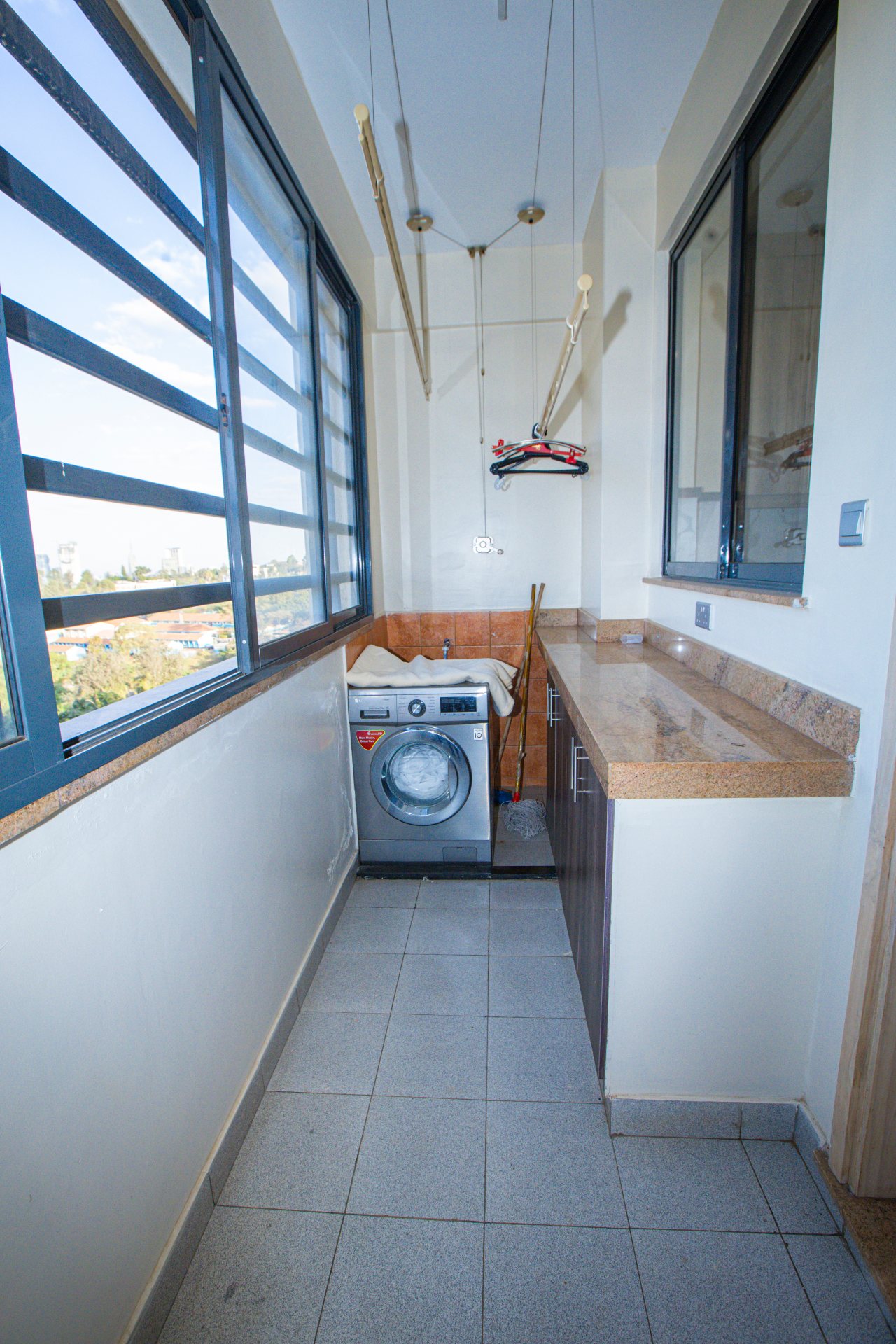 Luxury 2BR, pool & serene river views in Kilimani-T7C, photo 4 of 9