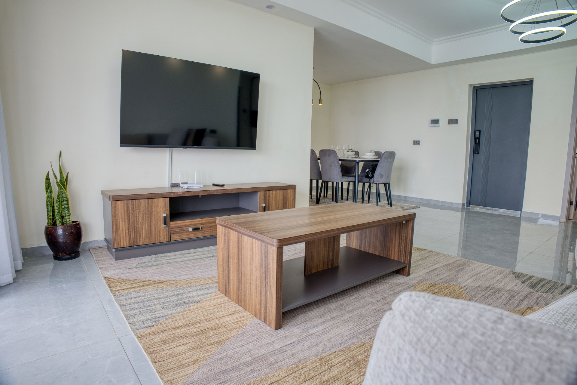 Ultra-Private 2BR Family Haven w/garden,gym & Pool |Kilimani, photo 4 of 10