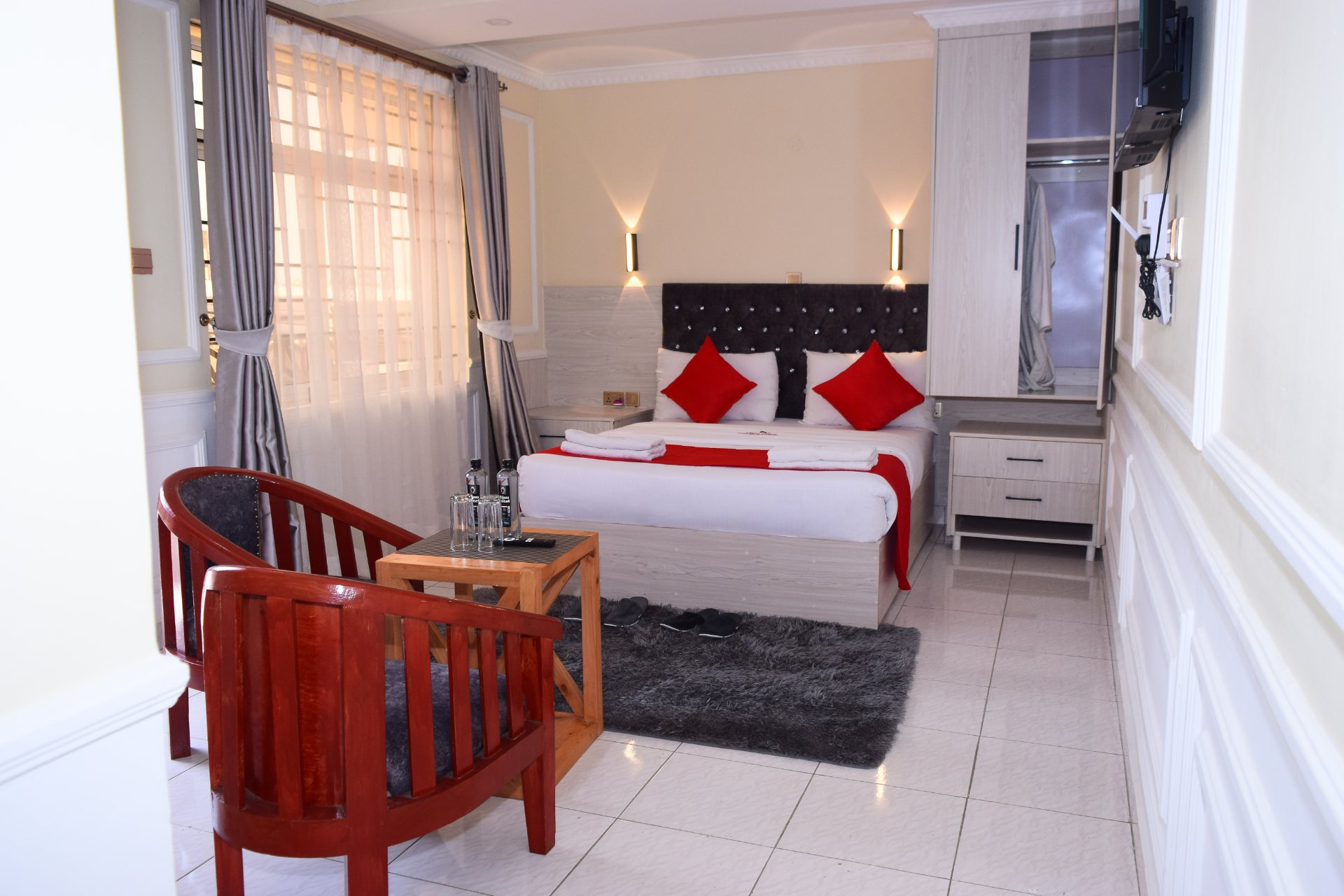 Bijou Hotel, photo 1 of 3