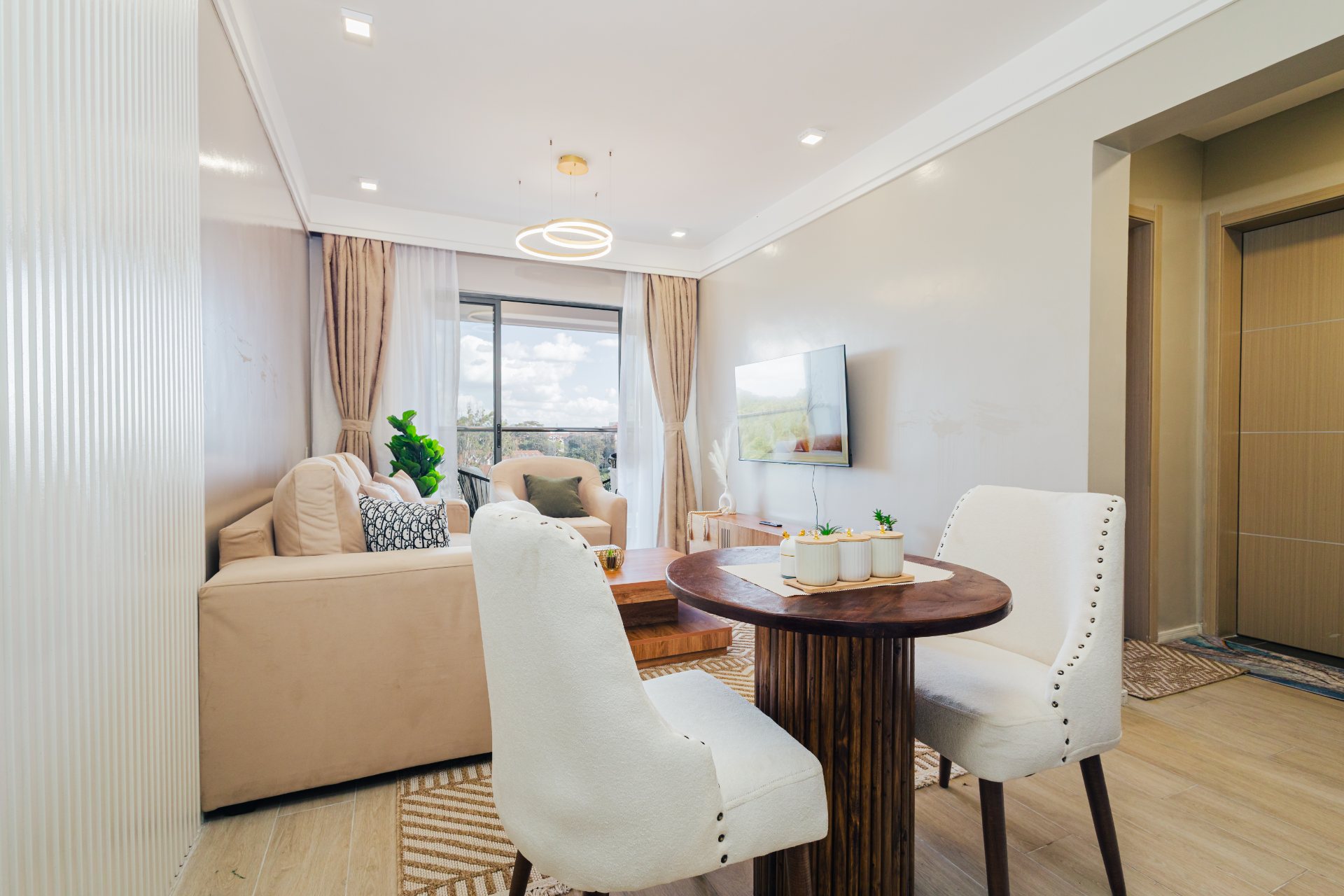 Everlett Stays|Lavington|Modern Peaceful 1BR|PoolGym|Secure, photo 2 of 12