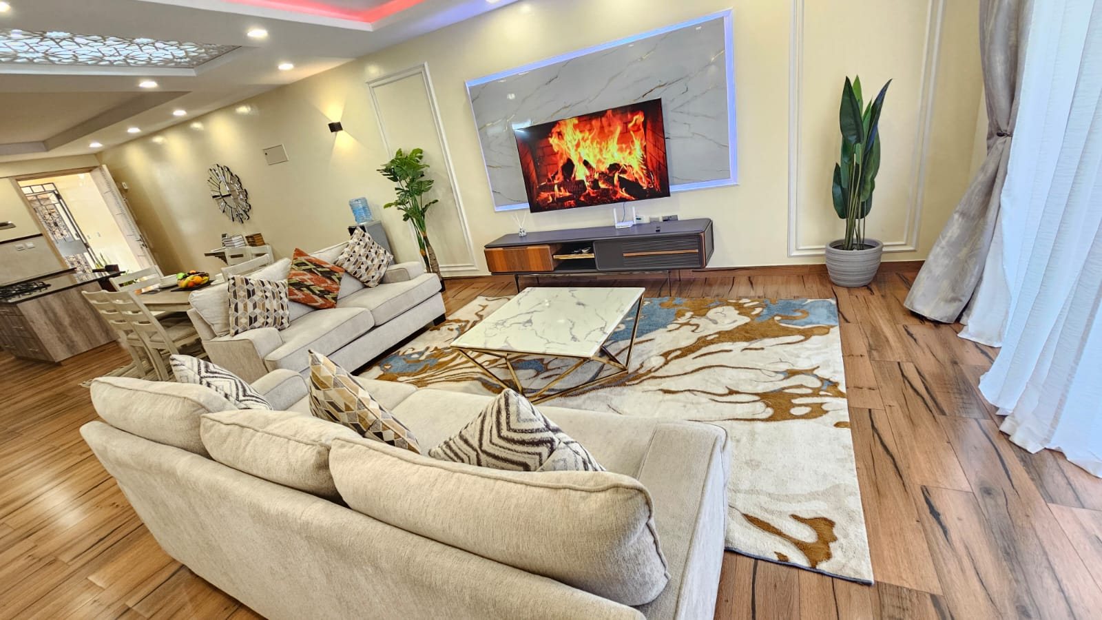 SEREN/2BR/POOL/FAST WIFIAND GYM, photo 1 of 11