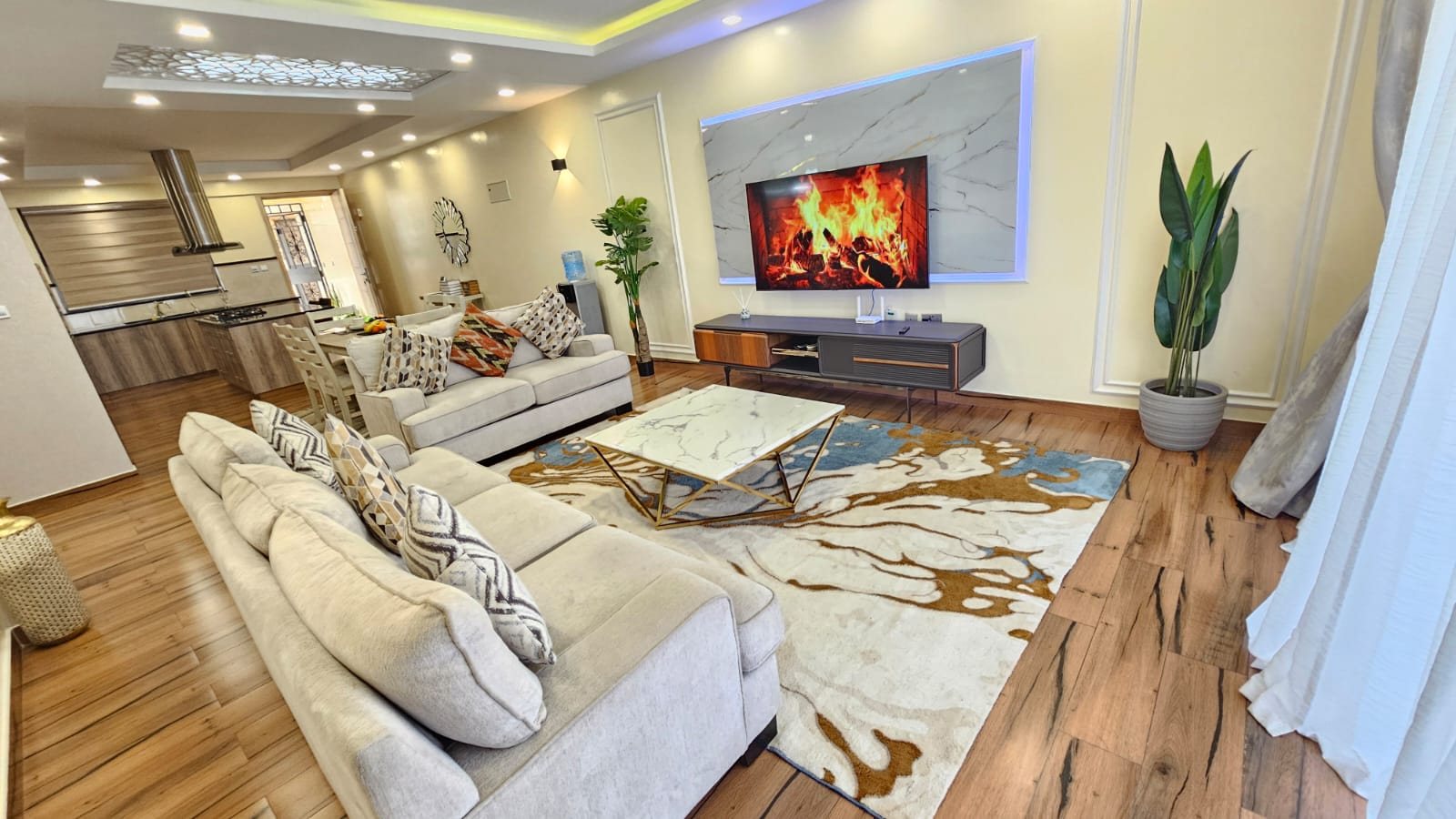 SEREN/2BR/POOL/FAST WIFIAND GYM, photo 2 of 11